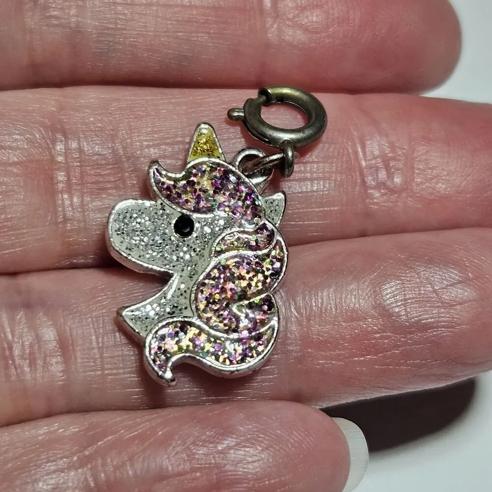 Unbranded silver tone